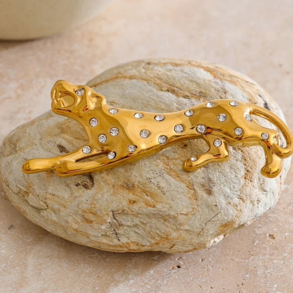 NWOT Gold Leopard Brooch with Rhinestones